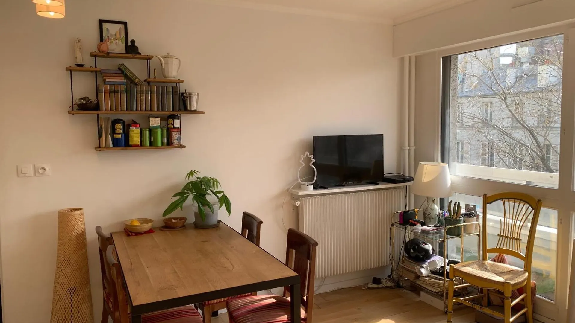 Sunny Escape In Belleville Paris France